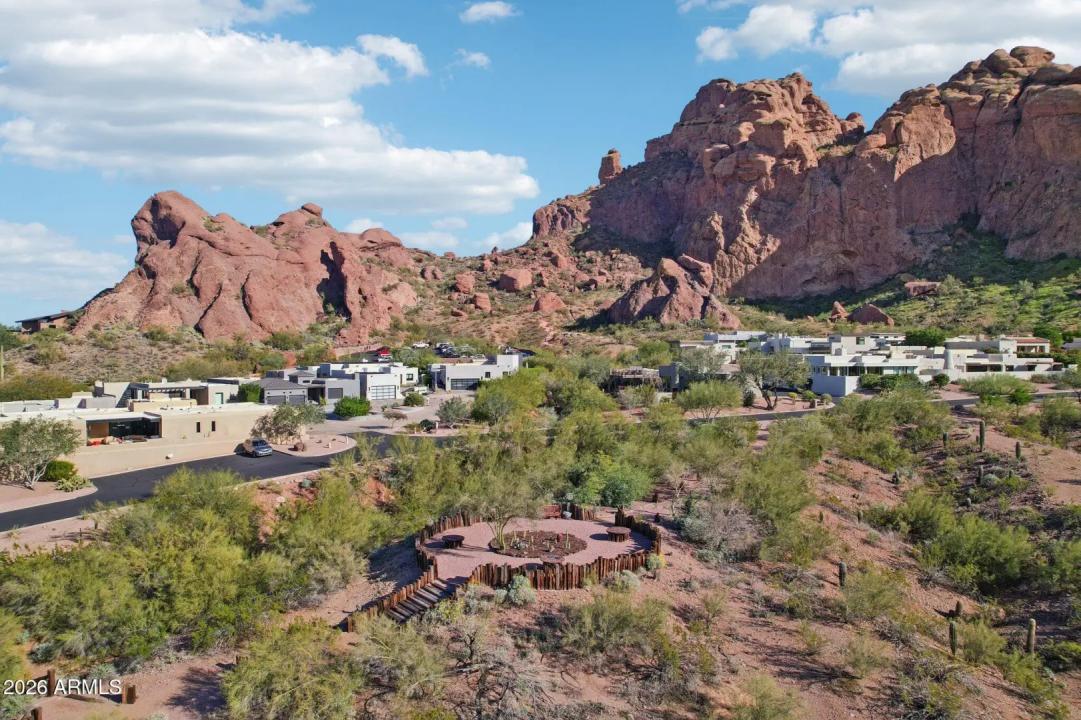 Real Estate Picture 90