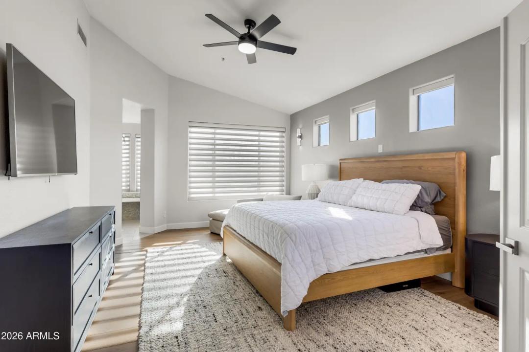 Real Estate Picture 16