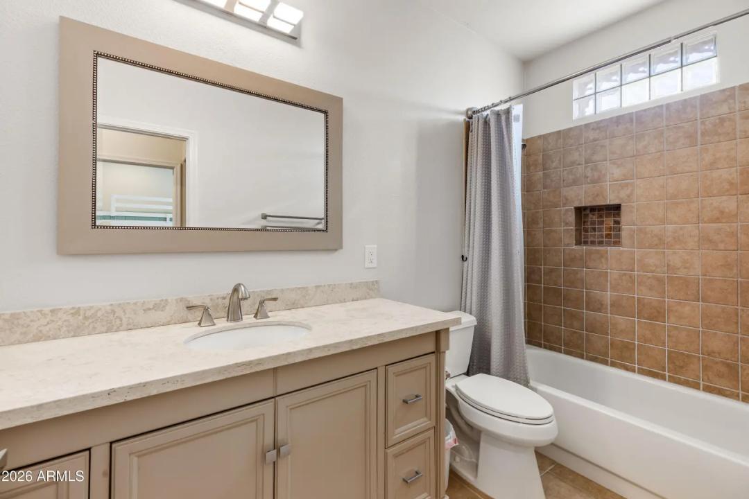 Real Estate Picture 23