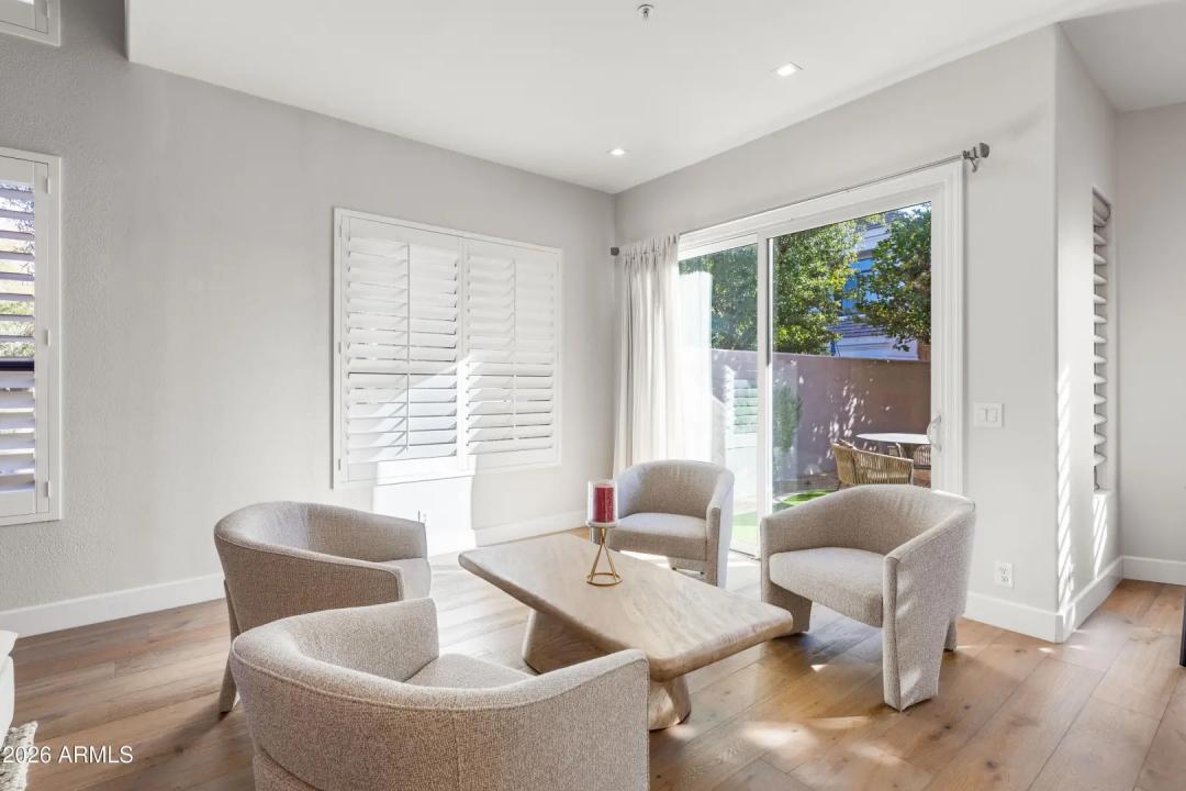 Real Estate Picture 13