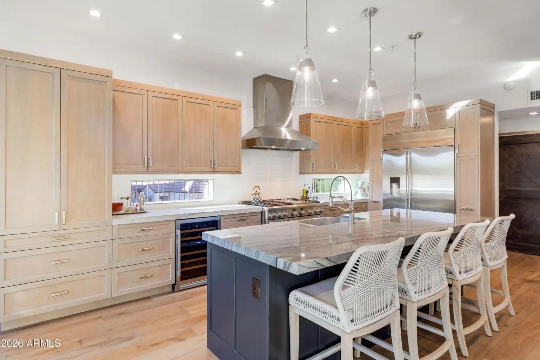 Real Estate Picture 6