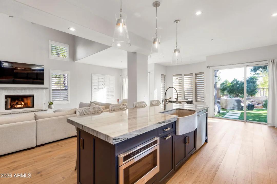 Real Estate Picture 8