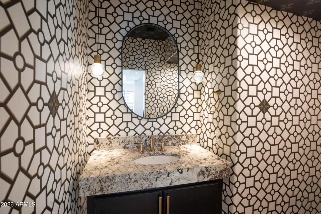 Real Estate Picture 15