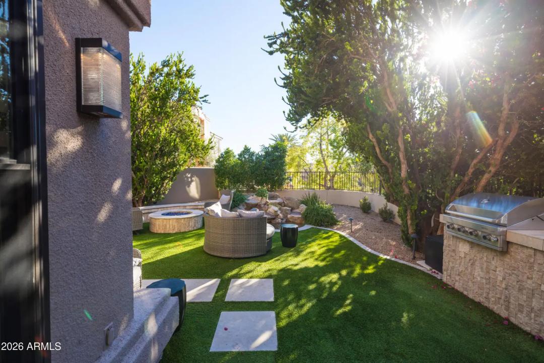 Real Estate Picture 25