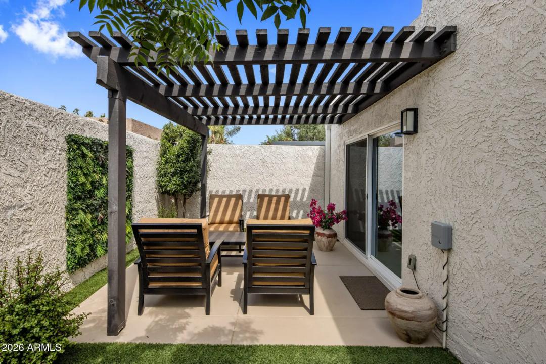 Real Estate Picture 23