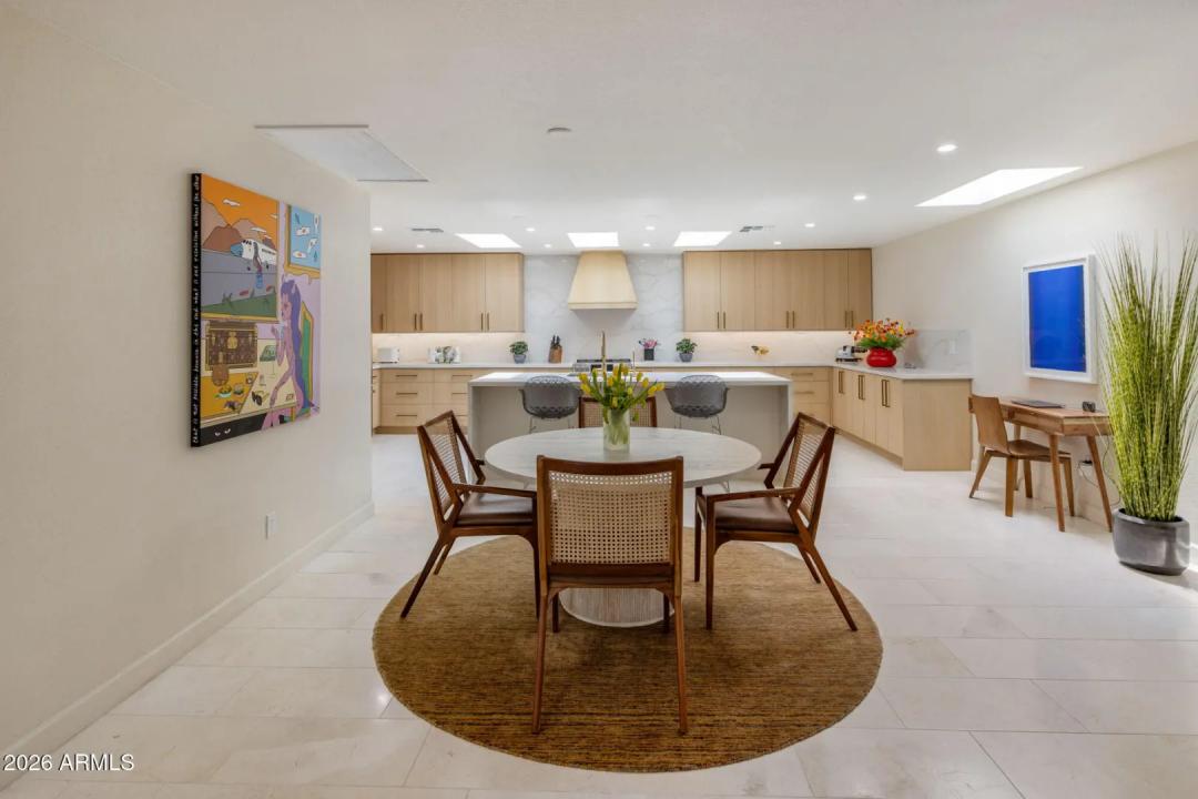 Real Estate Picture 5