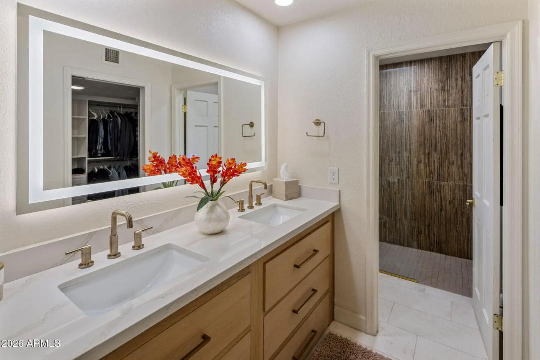 Real Estate Picture 13