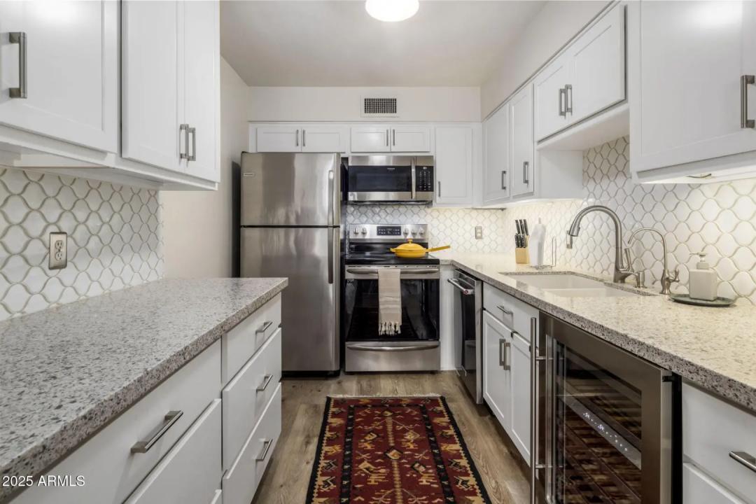 Real Estate Picture 4