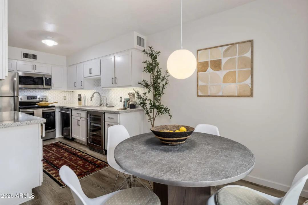 Real Estate Picture 6