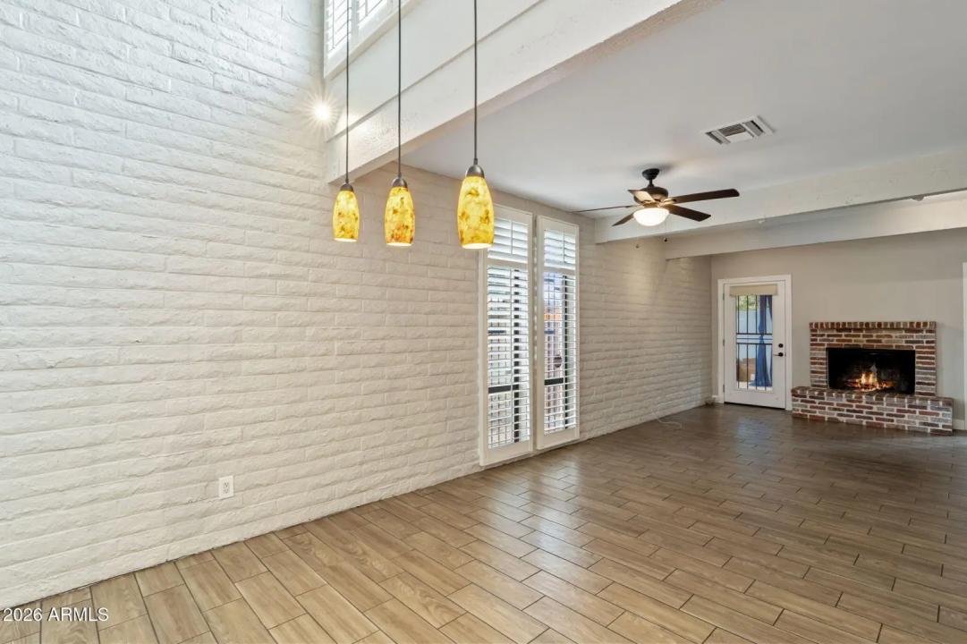 Real Estate Picture 14