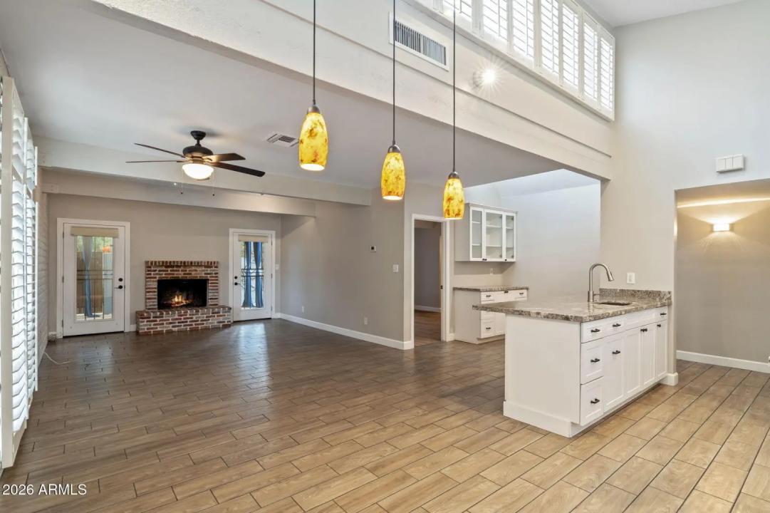 Real Estate Picture 15