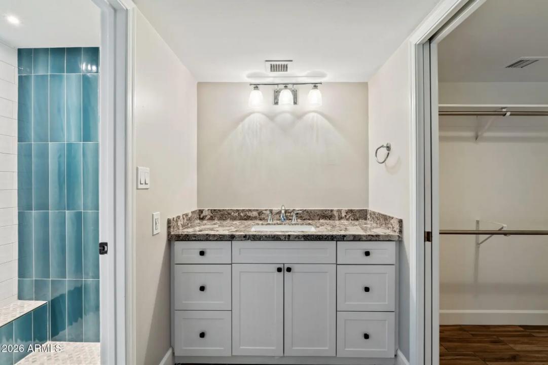 Real Estate Picture 25