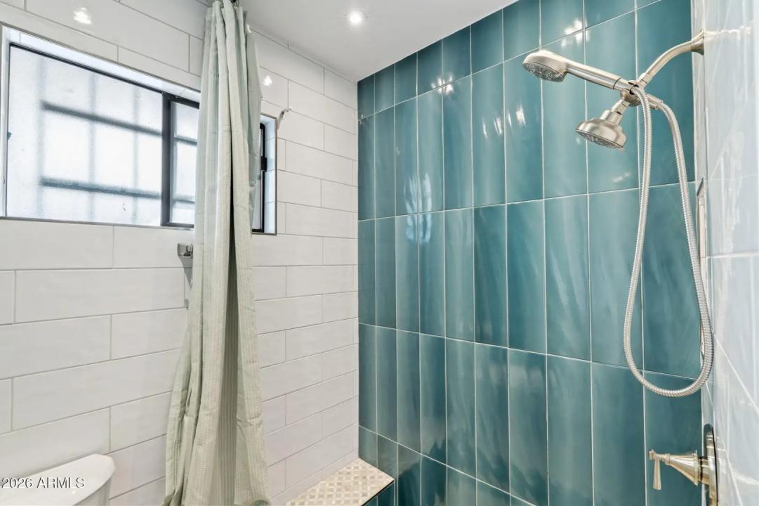 Real Estate Picture 27