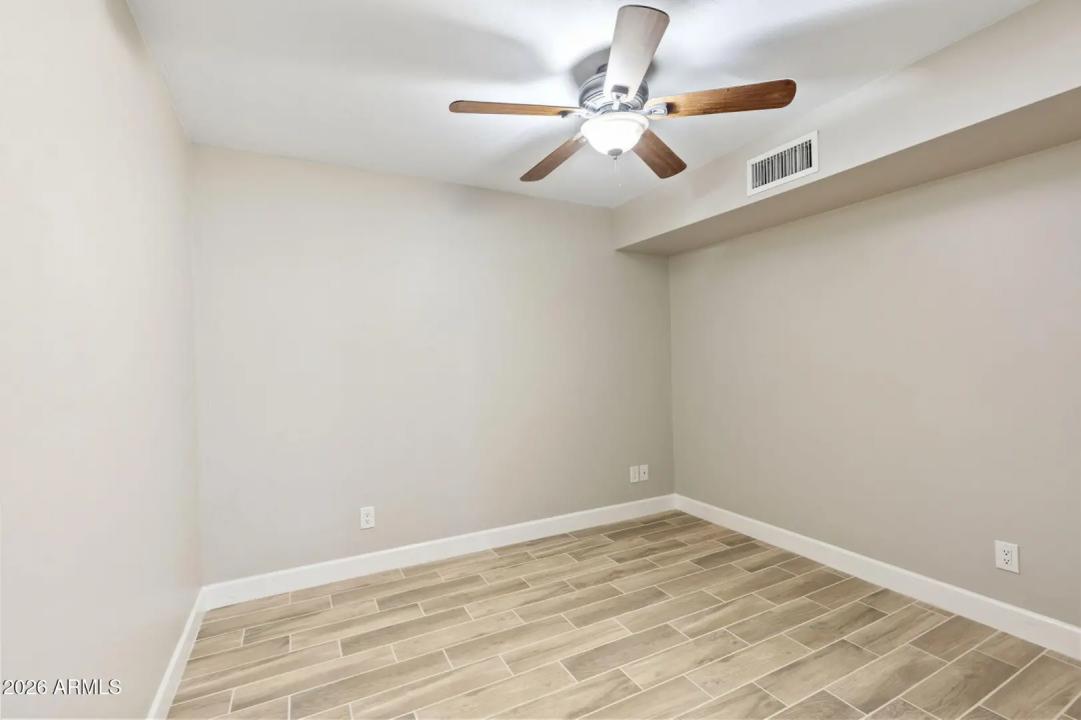 Real Estate Picture 33