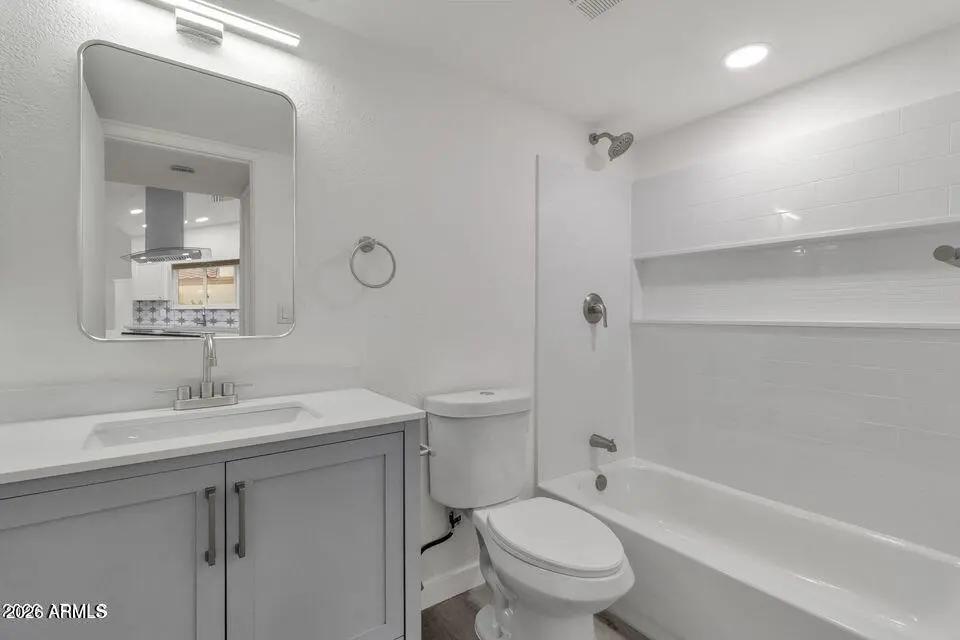 Real Estate Picture 17