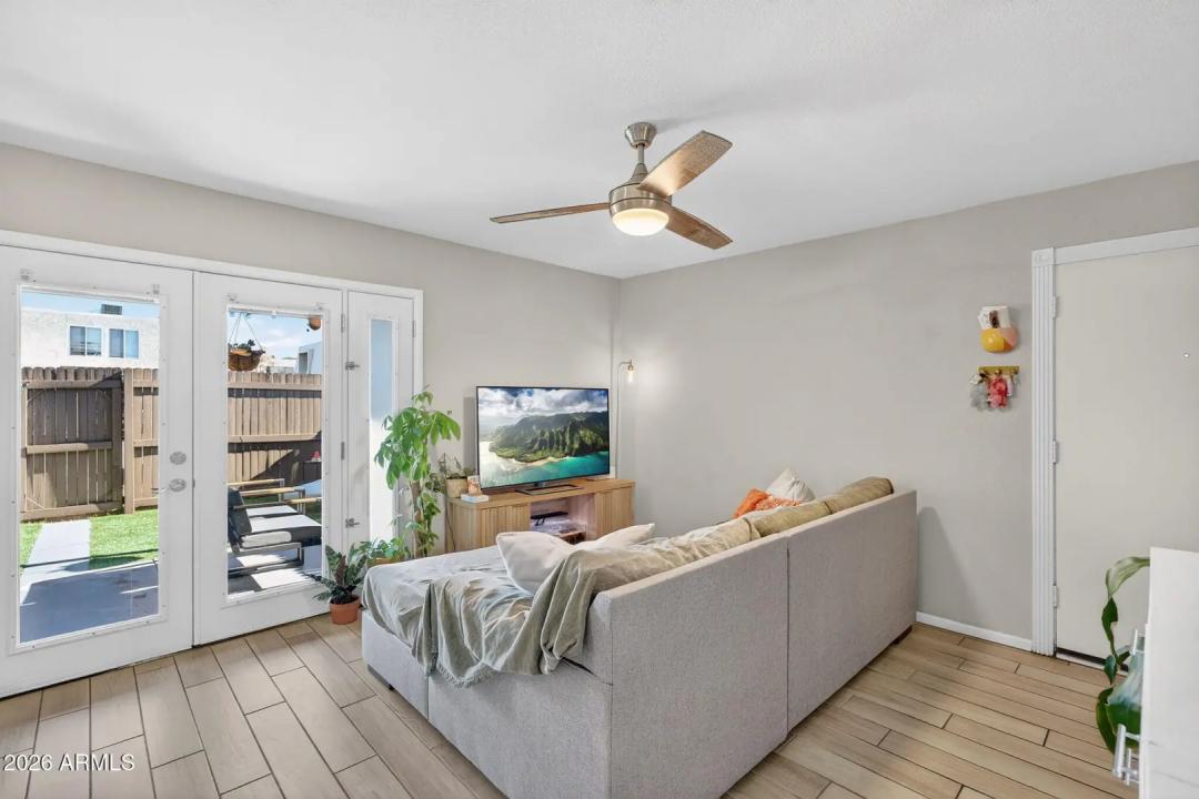 Real Estate Picture 5