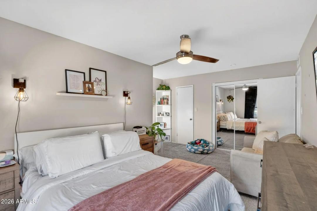 Real Estate Picture 16