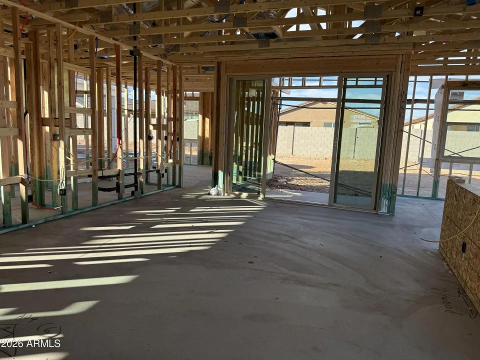 Real Estate Picture 3