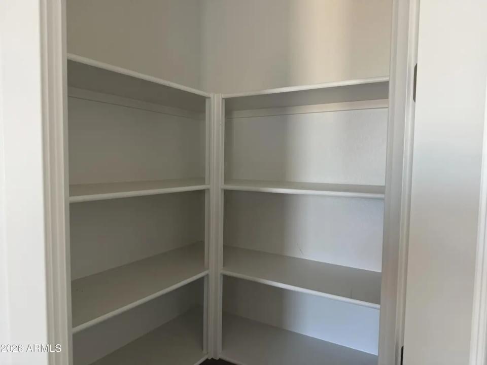 Real Estate Picture 5