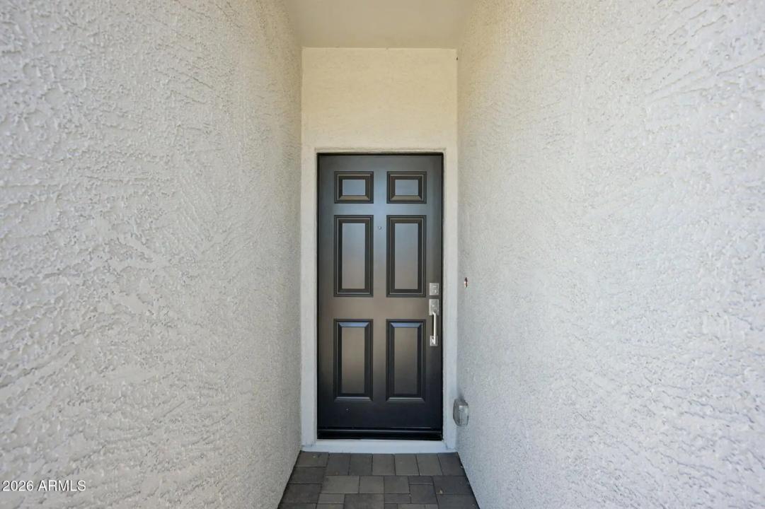 Real Estate Picture 4