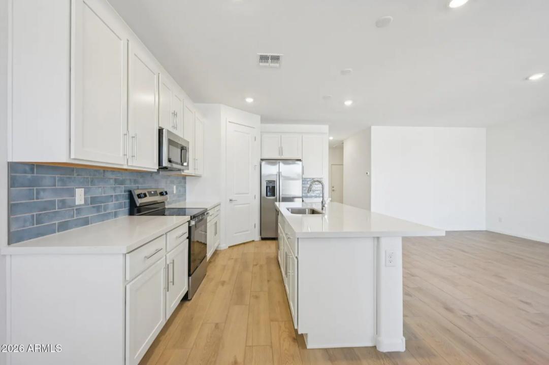 Real Estate Picture 13