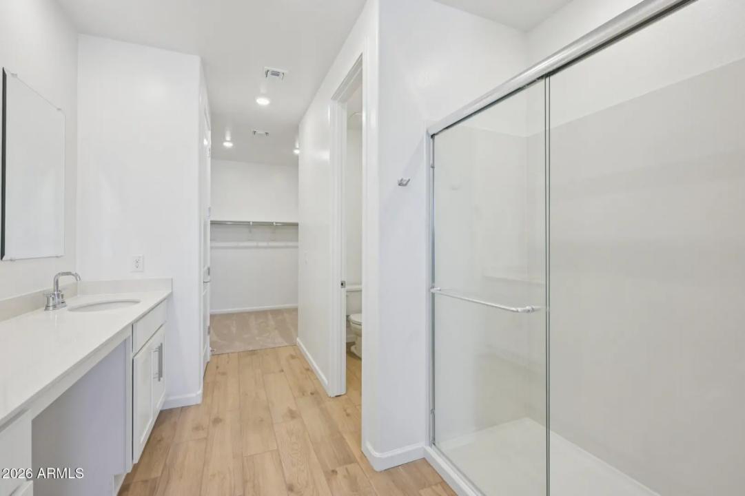 Real Estate Picture 32