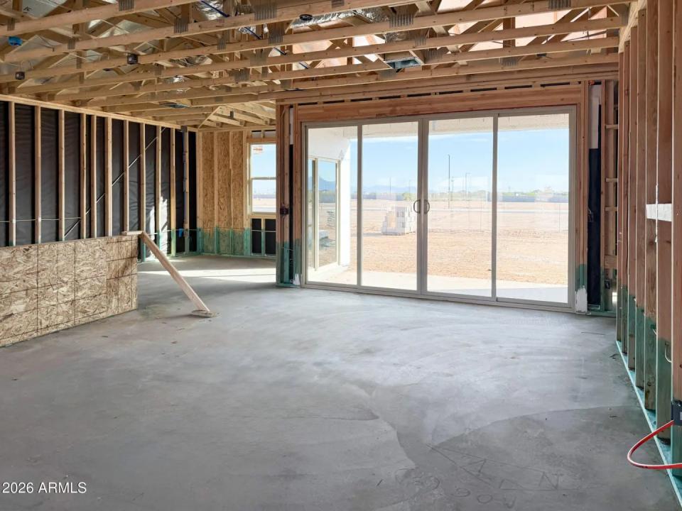 Real Estate Picture 3