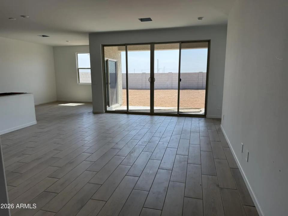 Real Estate Picture 3