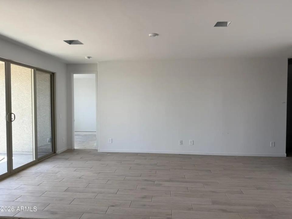 Real Estate Picture 4