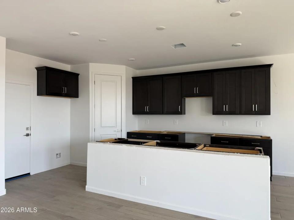 Real Estate Picture 5