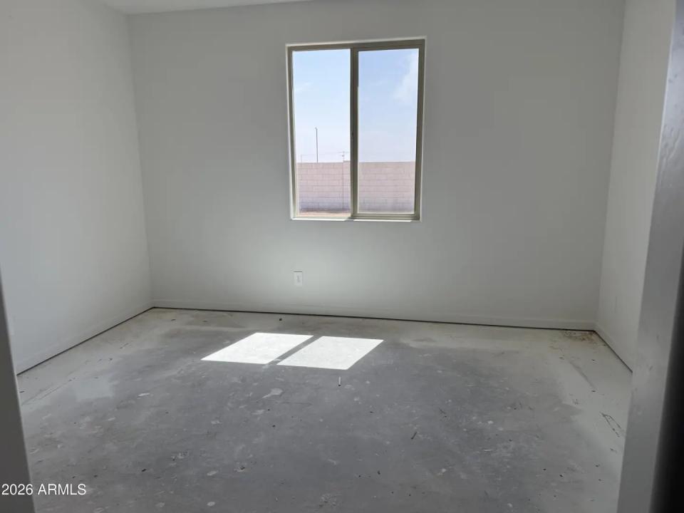 Real Estate Picture 9