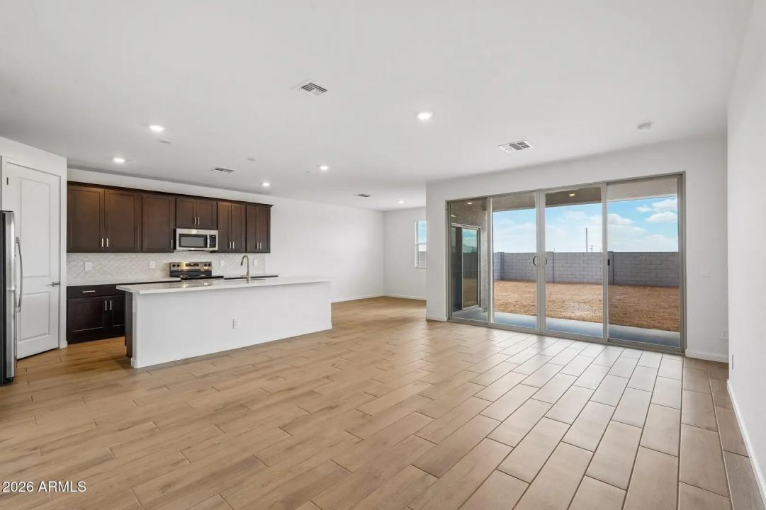 Real Estate Picture 9