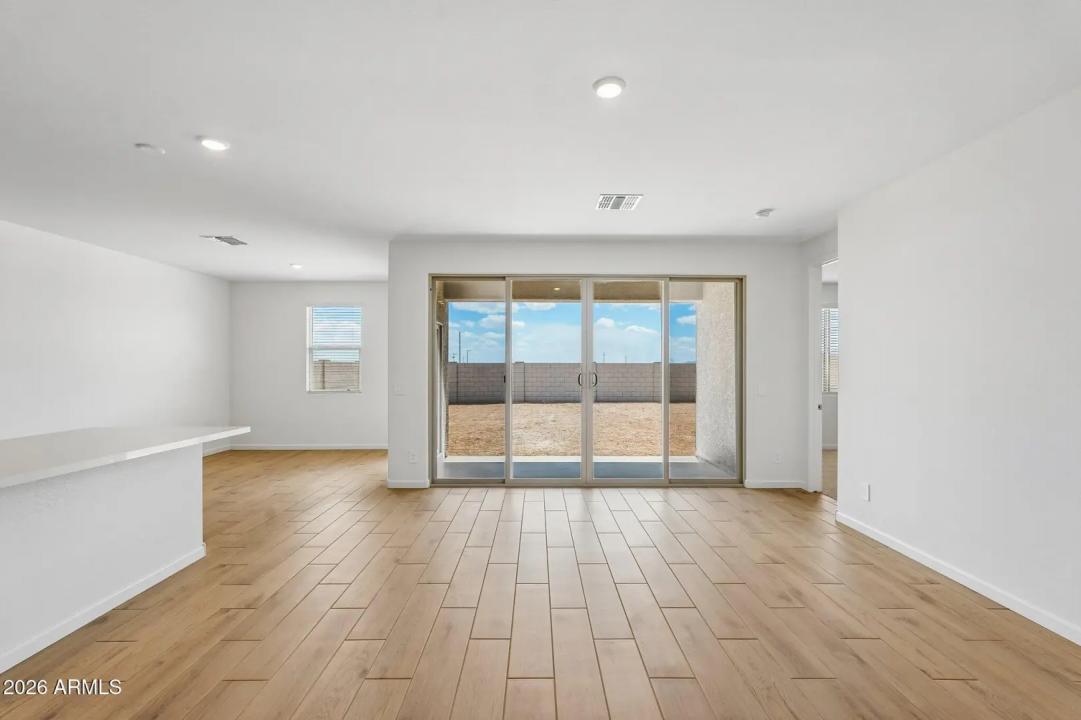 Real Estate Picture 10