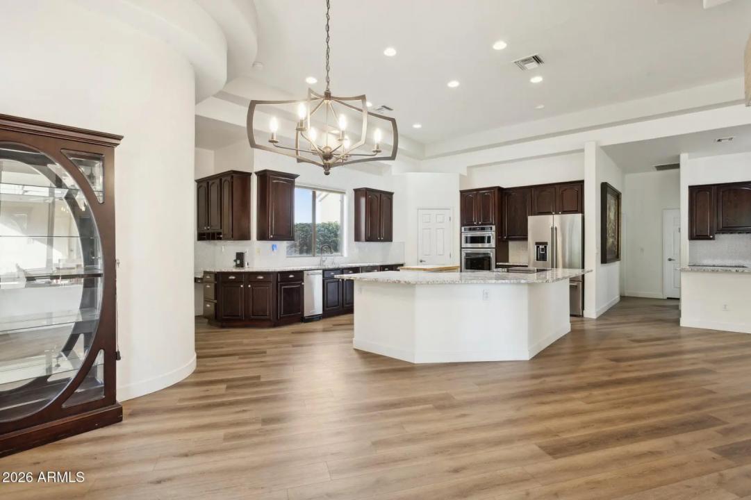 Real Estate Picture 16