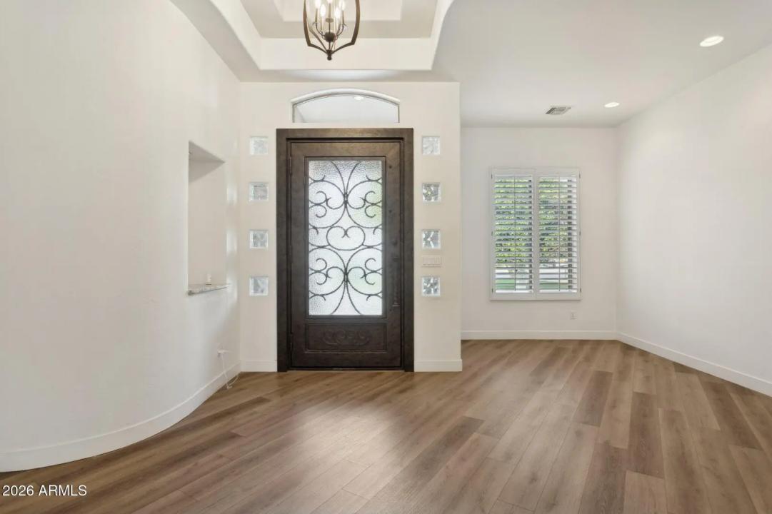 Real Estate Picture 5