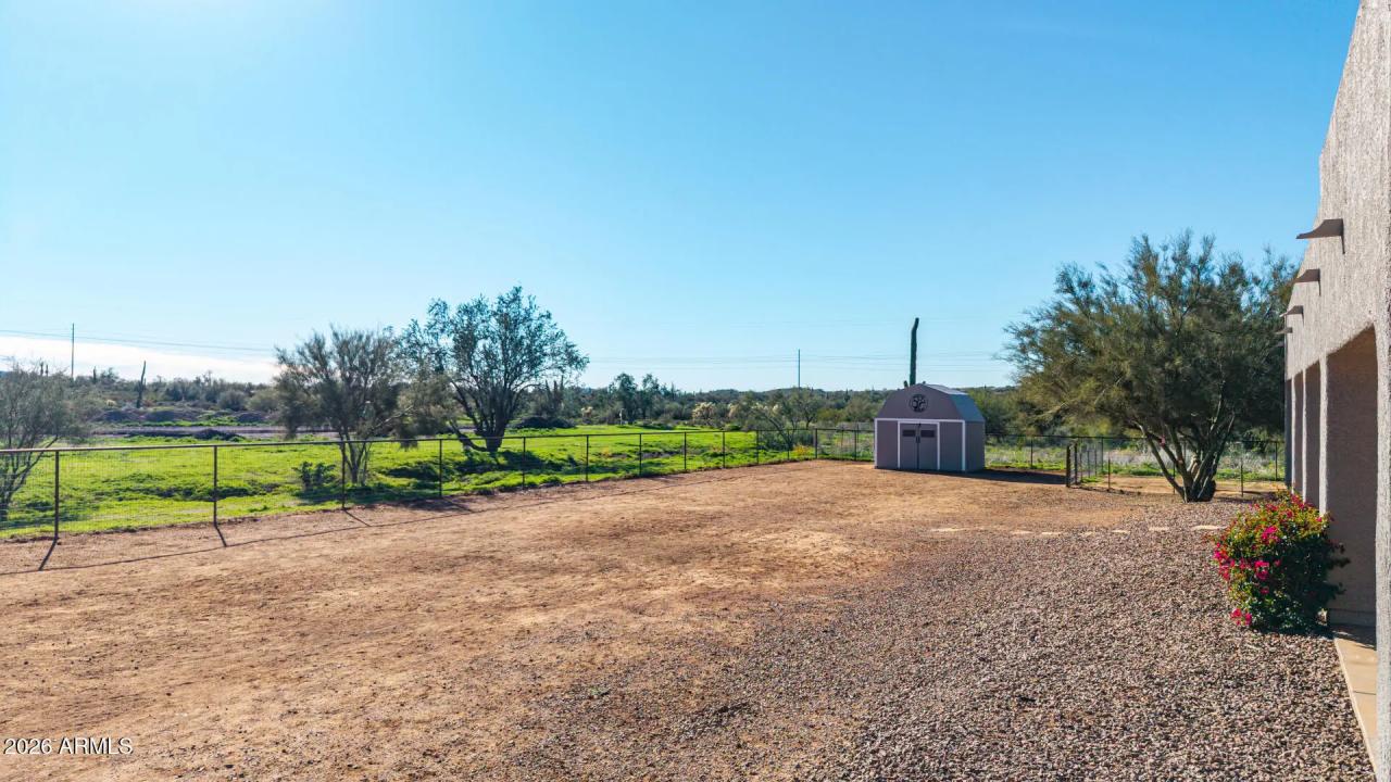 Real Estate Picture 50