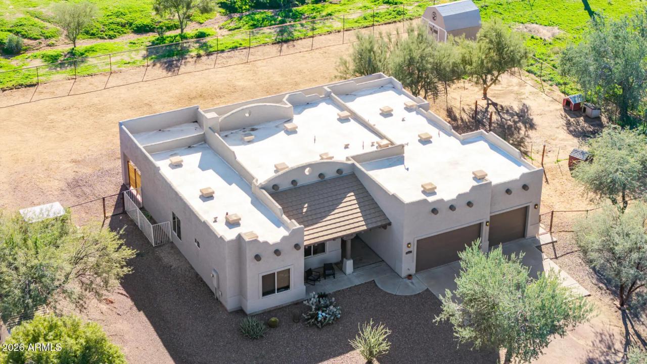 Real Estate Picture 4