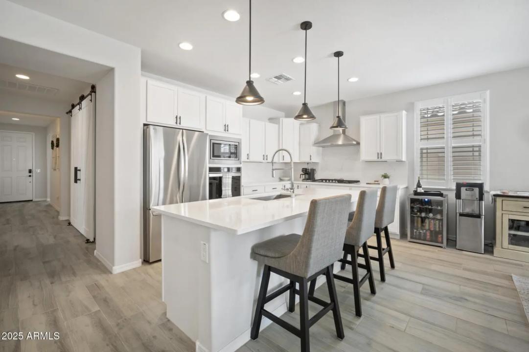 Real Estate Picture 5