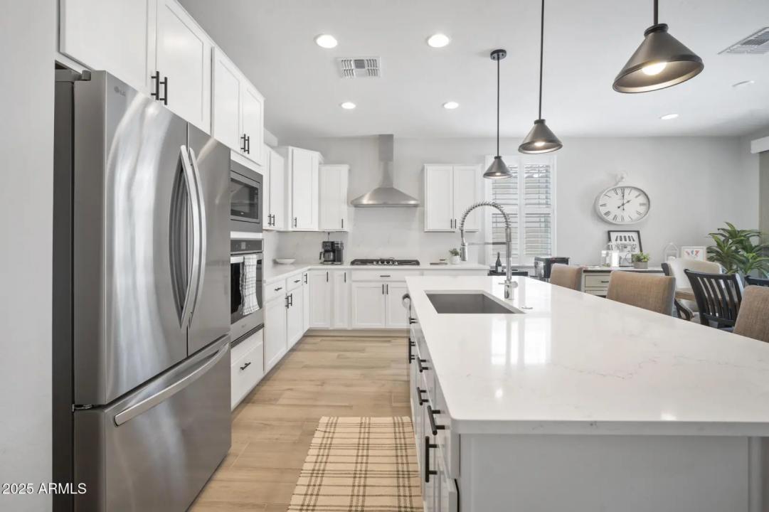 Real Estate Picture 6