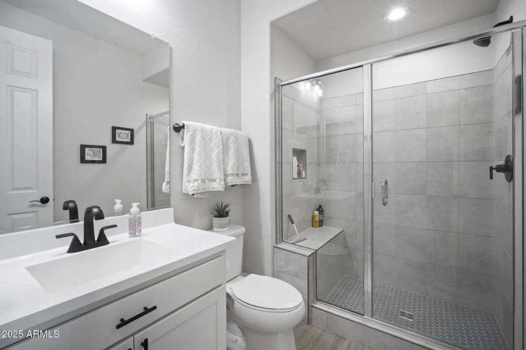 Real Estate Picture 18