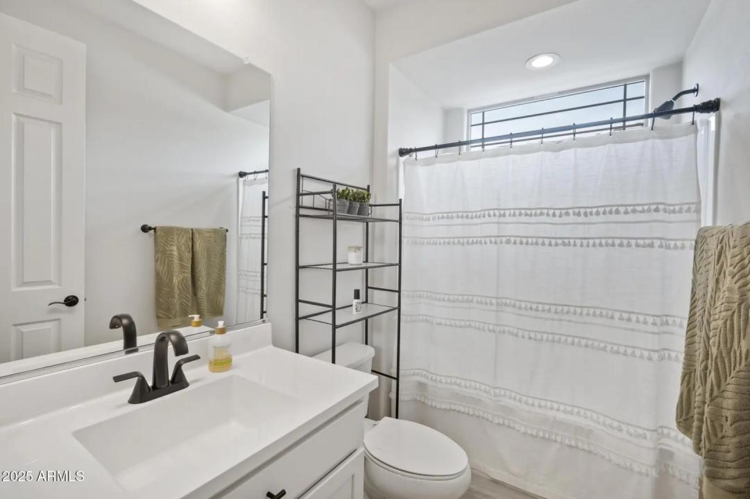 Real Estate Picture 20