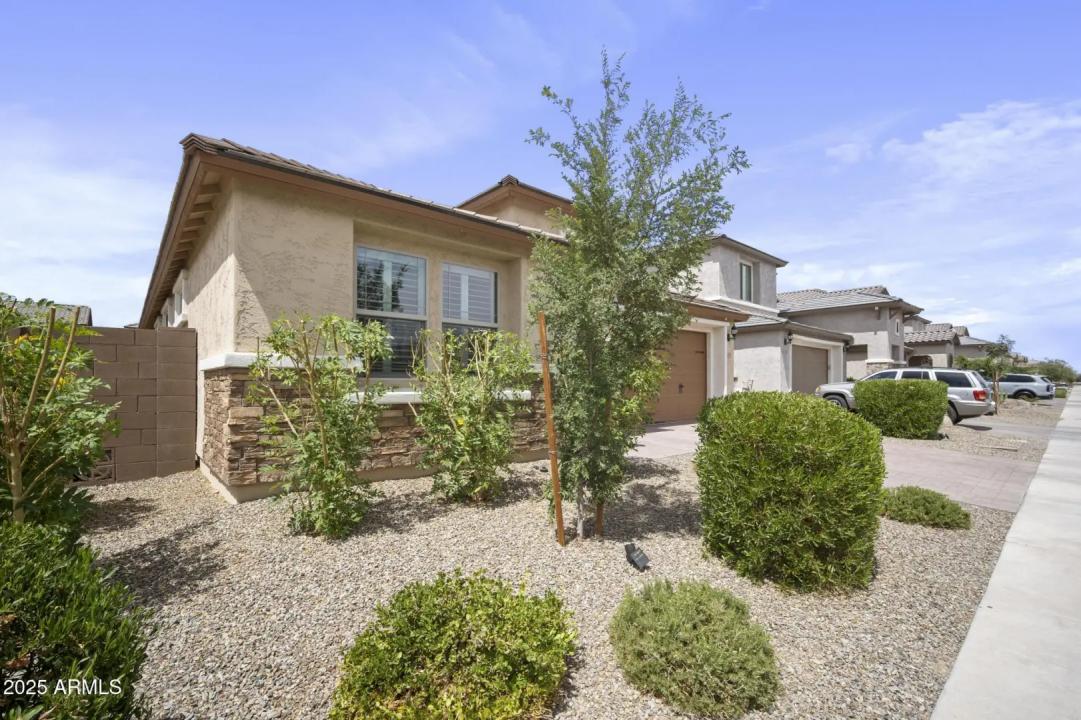 Real Estate Picture 33