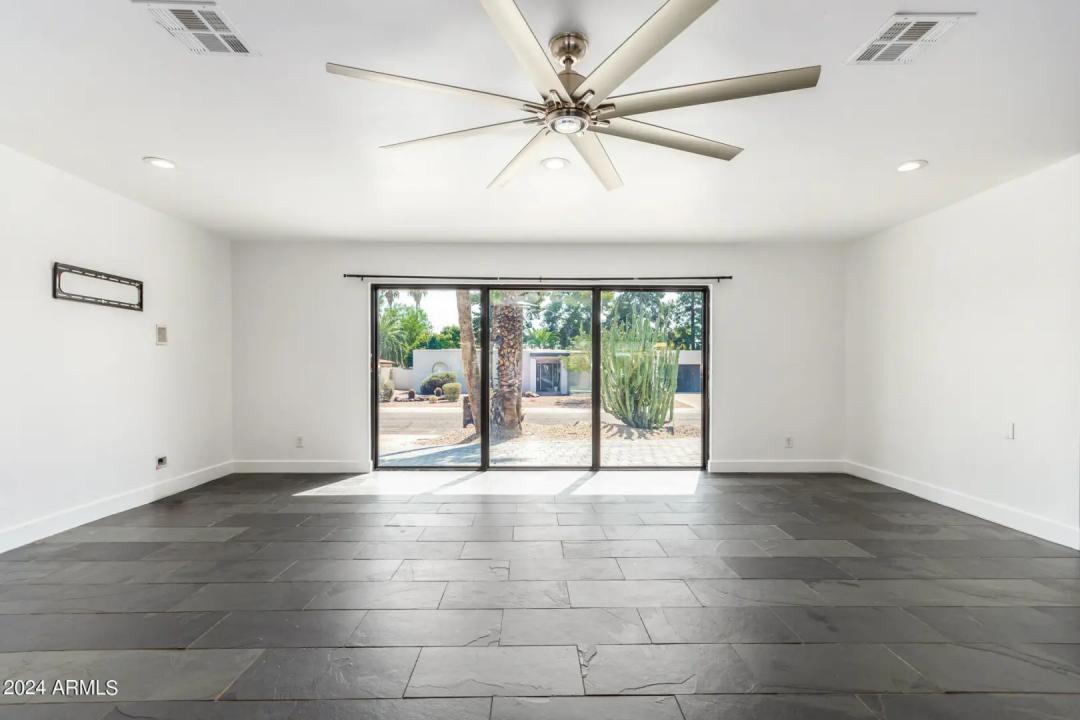 Real Estate Picture 6