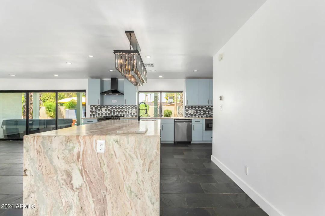 Real Estate Picture 15