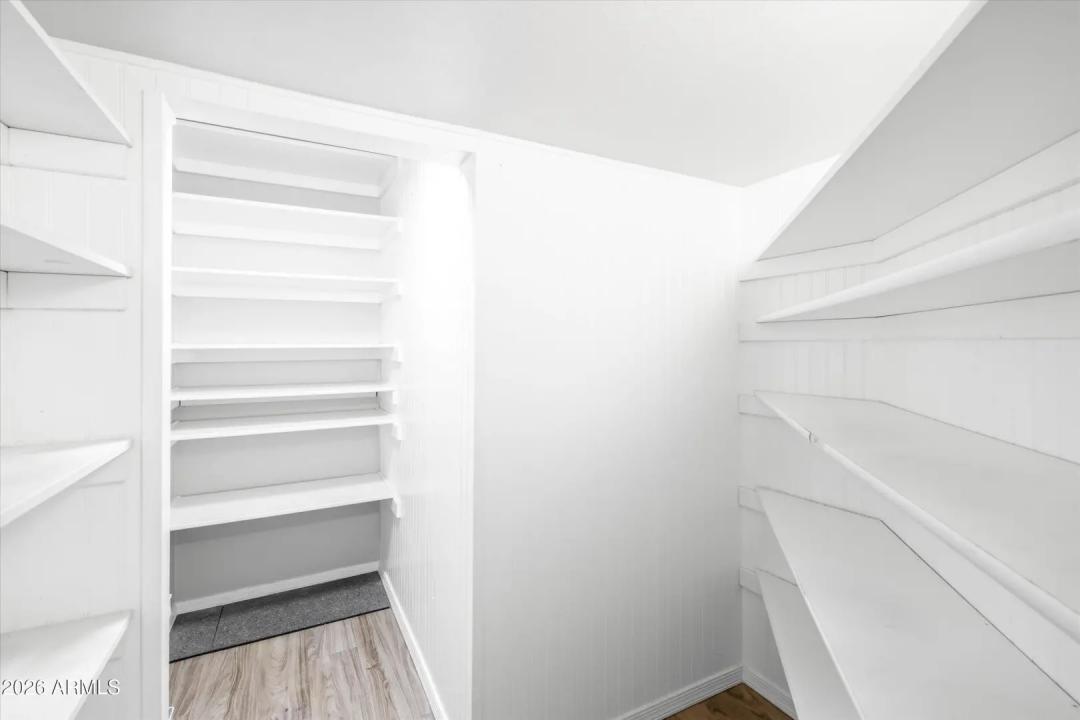 Real Estate Picture 13