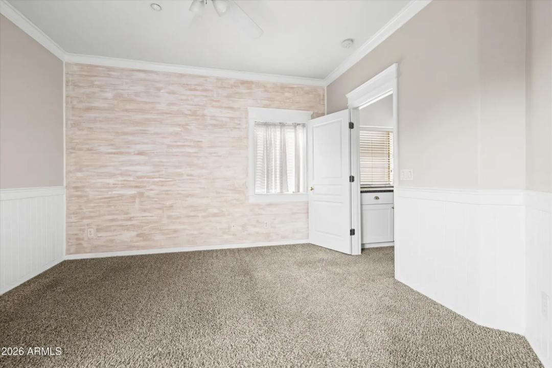 Real Estate Picture 16