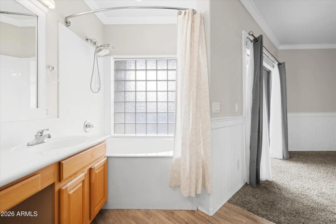 Real Estate Picture 17