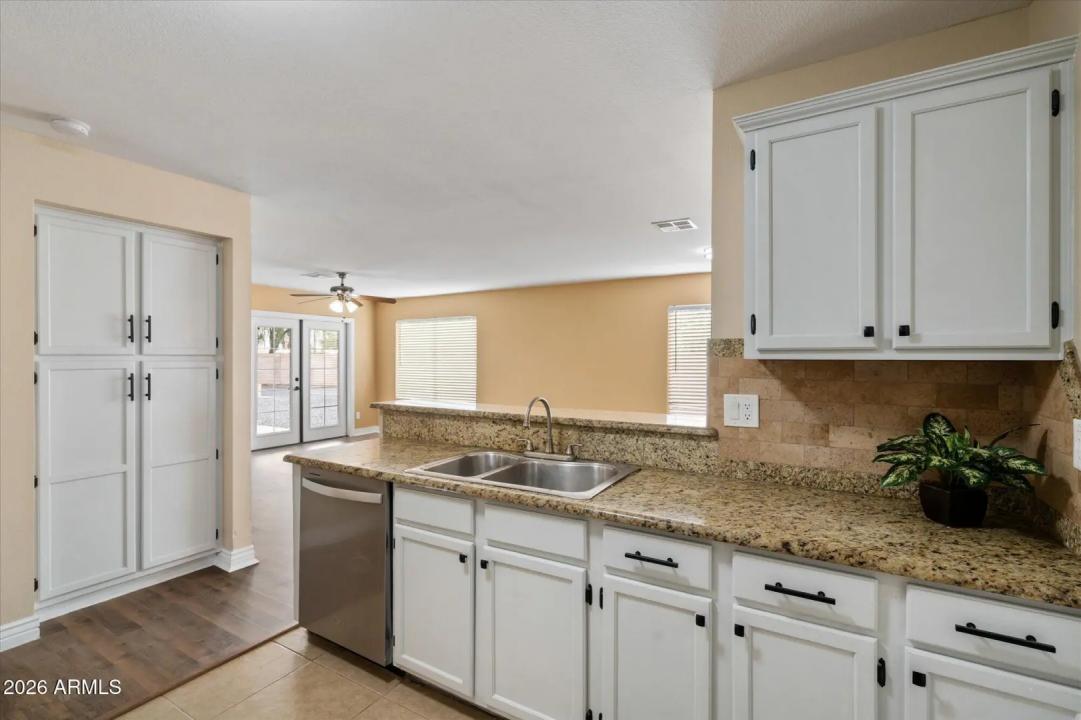 Real Estate Picture 9