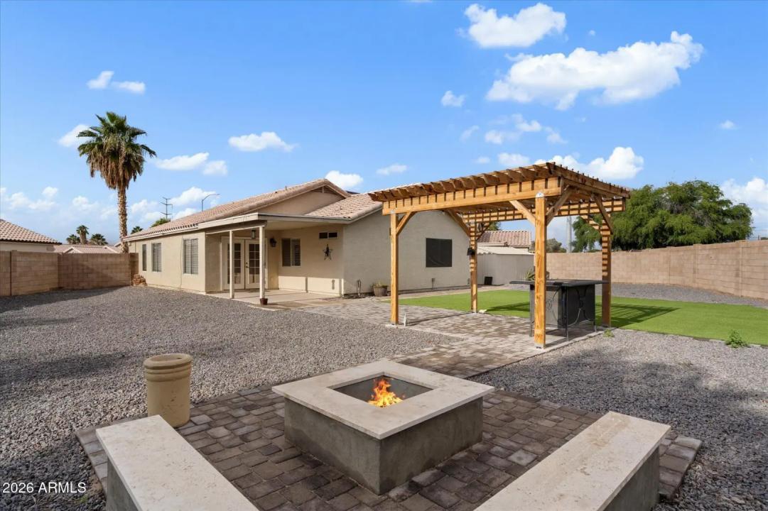 Real Estate Picture 18