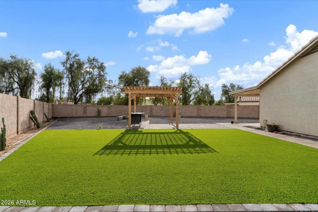 Real Estate Picture 20